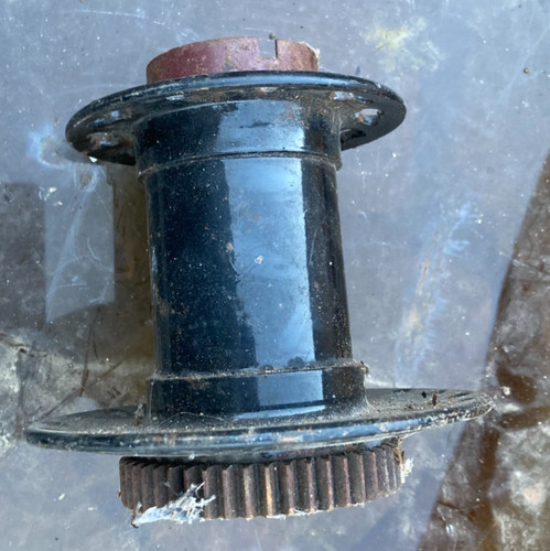 Triumph back wheel hub - triumph, qd