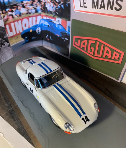 Bburago jaguar type roadster - bburago, e