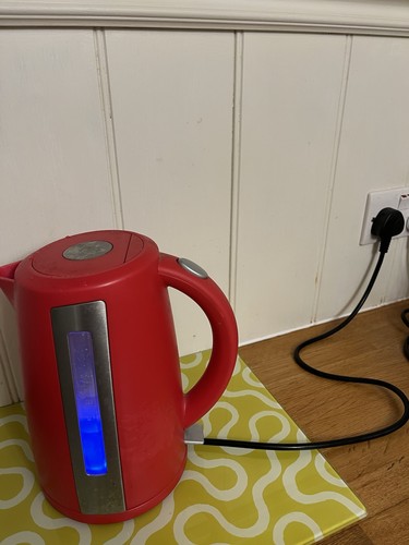 Red kettle fully working - fully,
