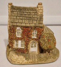 Lilliput Lane Cottage Holly