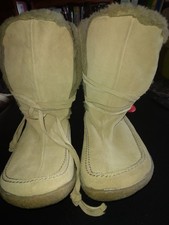 Pair Of Sherpa Lined Size 6