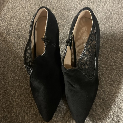 Ladies size brand new shoes - brand,