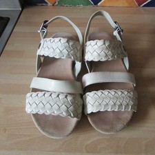 Clarks ladies cream leather