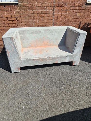 Concrete bench seat anti - bench,