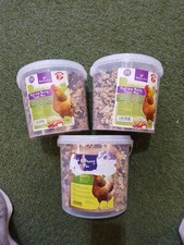 Natures Grub Fruit & Berry Treat Mix 3x1.2kg Sealed Tubs Chicken & Hen Treats