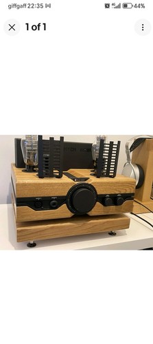 Oak hardwood isolation - hi-fi,