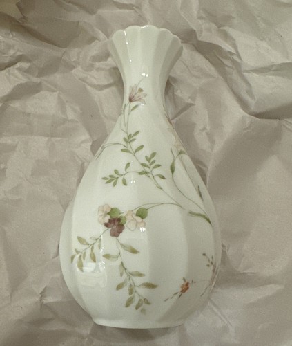 Wedgwood floral campion - wedgwood, bud