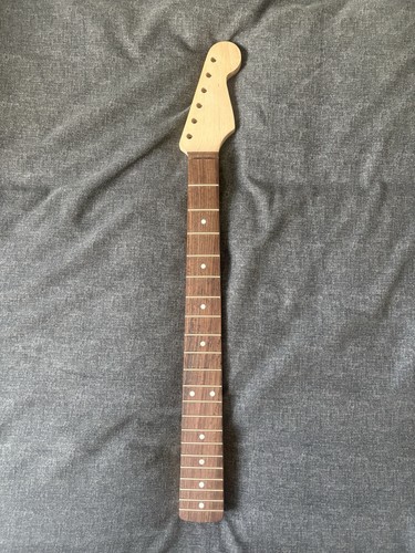 Stratocaster style neck - 60’s,