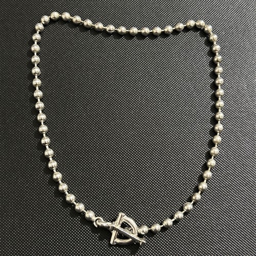 Silver tone toggle necklace - silver,