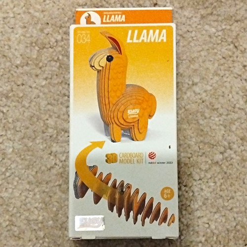 Eugy llama 034 cardboard - 3d,
