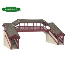 BNIB OO Gauge Bachmann Scenecraft 44-020R Covered Metal Footbridge Red & Cream