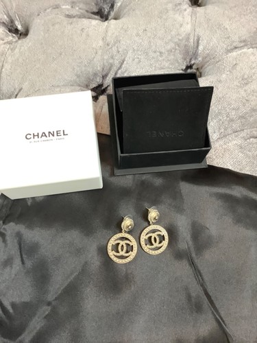 Chanel pearl drop - cc,