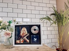 Joni Mitchell  / Hand Signed
