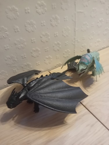 How train your dragon - train,
