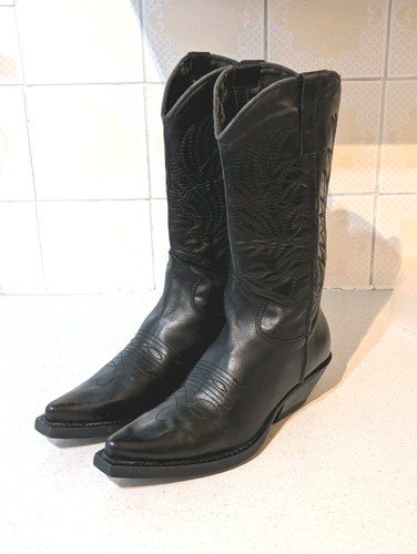 Black embroidered cowboy boots - embroidered,