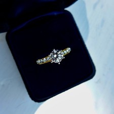 A STUNNING TIFFANY & Co