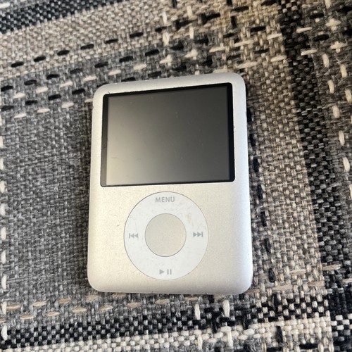 Silver apple ipod - silver,