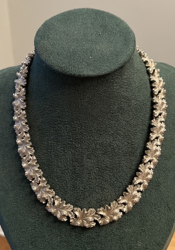 Vintage crown trifari - vintage,