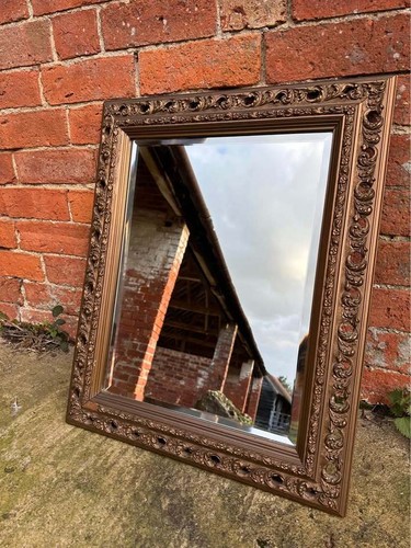 Antique gold giltwood - gold,