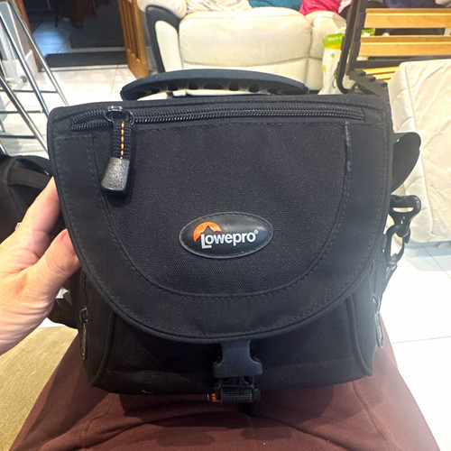 Lowepro apex 120 - aw, black