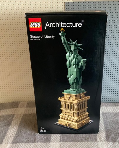 Lego 21042 architecture statue - lego,