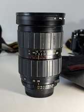 Angenieux Zoom 28-70mm F:2.6 AF Mount - zoom is stiff.