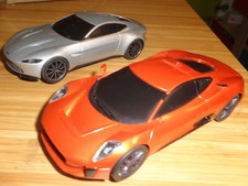 SCALEXTRIC ASTON MARTIN DB10 SILVER & JAGUAR C-X75 BRONZE RACE PAIR JAMES BOND