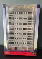 BACHMANN 'OO' GAUGE SCENECRAFT 44-212 LOW RELIEF BLOCK OF FLATS - RESIN - NEW