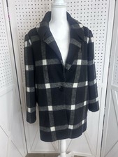 Finders Keepers Revolve Window