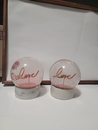 Snow globe love - ,