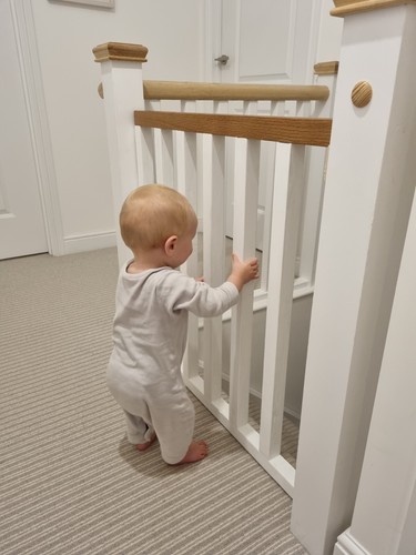 Stylish solid oak stair - stair, gate