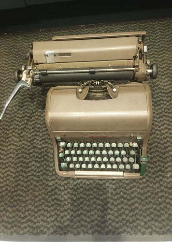 Vintage royal typewriter - royal,