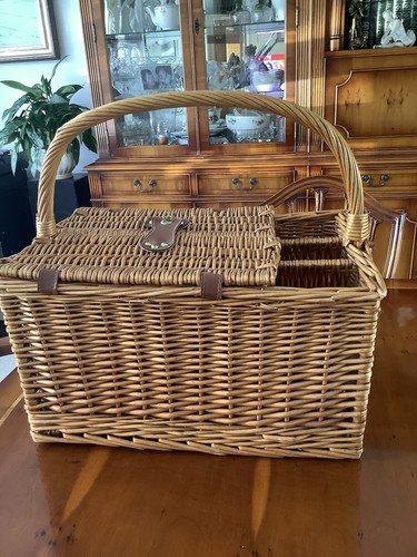 Vintage large wicker picnic - vintage,