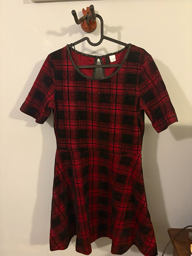 Red black tartan skater - black,