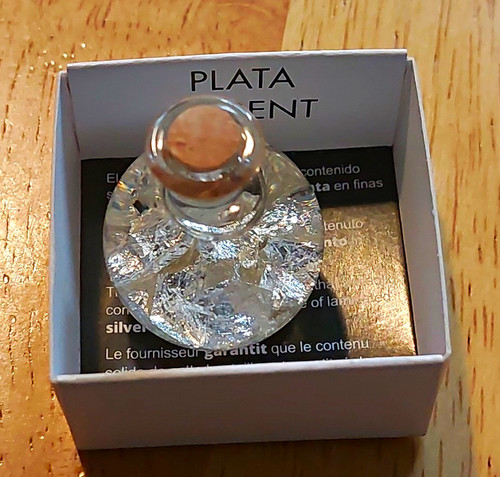 Clear glass paperweight - clear,