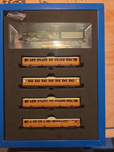 Dapol flying scotsman with - dapol,