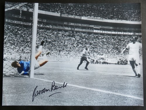 Gordon banks signed - gordon,