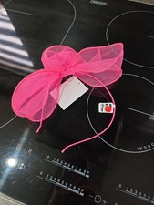 Bright Pink Fascinator On