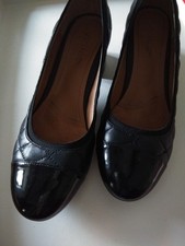  VIONIC Ruby size 7 w quilted black leather patent cap toe 2"heel  shoes 