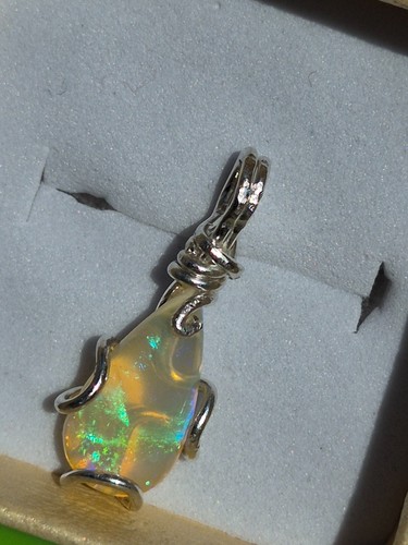 Opal pendant 45 carat - opal, 2.45