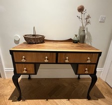Queen Ann Console / Writing  /