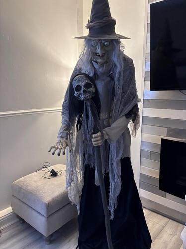 Halloween animatronic lunging - halloween,