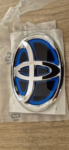 Toyota front bumper - front, grill
