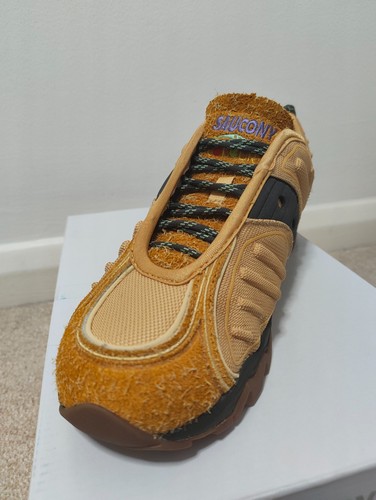 Single right shoe only - right, only]