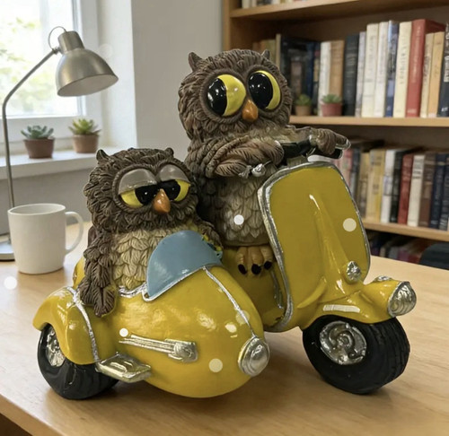 Owl figurine yellow - , on