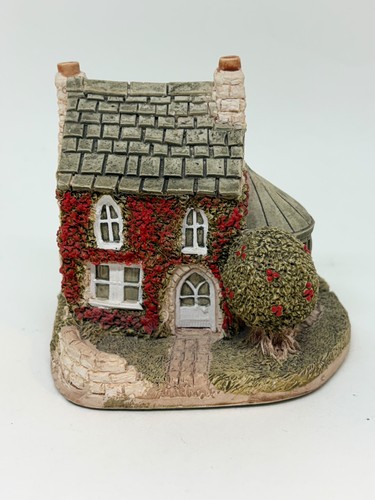 Vintage holly cottage - 'holly, cottage'
