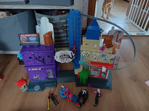 Spiderman venom playset - spiderman,