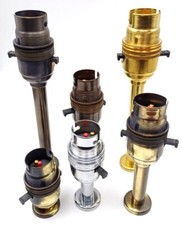 Switched pedestal lamp holder