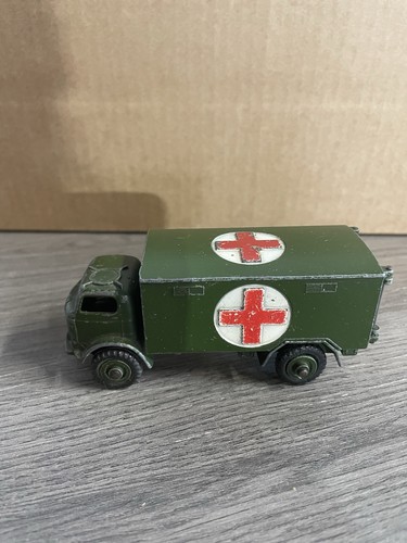 Dinky military ambulance army - ambulance,
