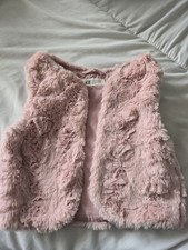 H&M girls fur gilet.4
